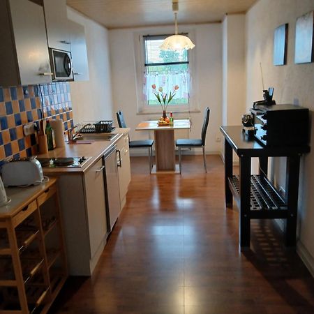 Kleine Wohnung Fuer Monteure Und Dienstreisen Zwickau Exterior foto