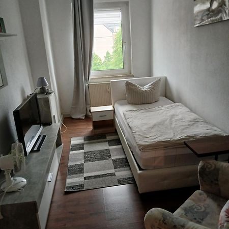 Kleine Wohnung Fuer Monteure Und Dienstreisen Zwickau Exterior foto
