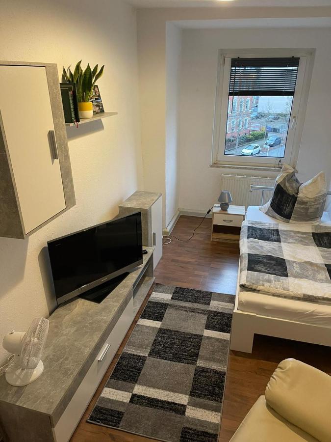 Kleine Wohnung Fuer Monteure Und Dienstreisen Zwickau Exterior foto