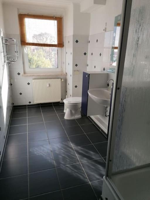 Kleine Wohnung Fuer Monteure Und Dienstreisen Zwickau Exterior foto