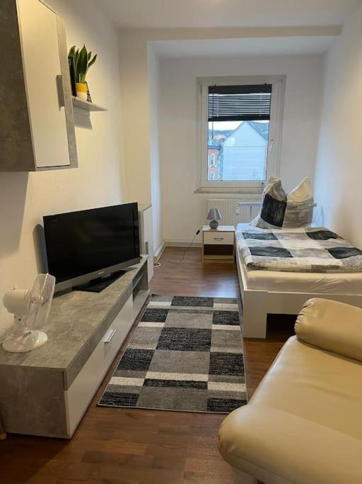 Kleine Wohnung Fuer Monteure Und Dienstreisen Zwickau Exterior foto