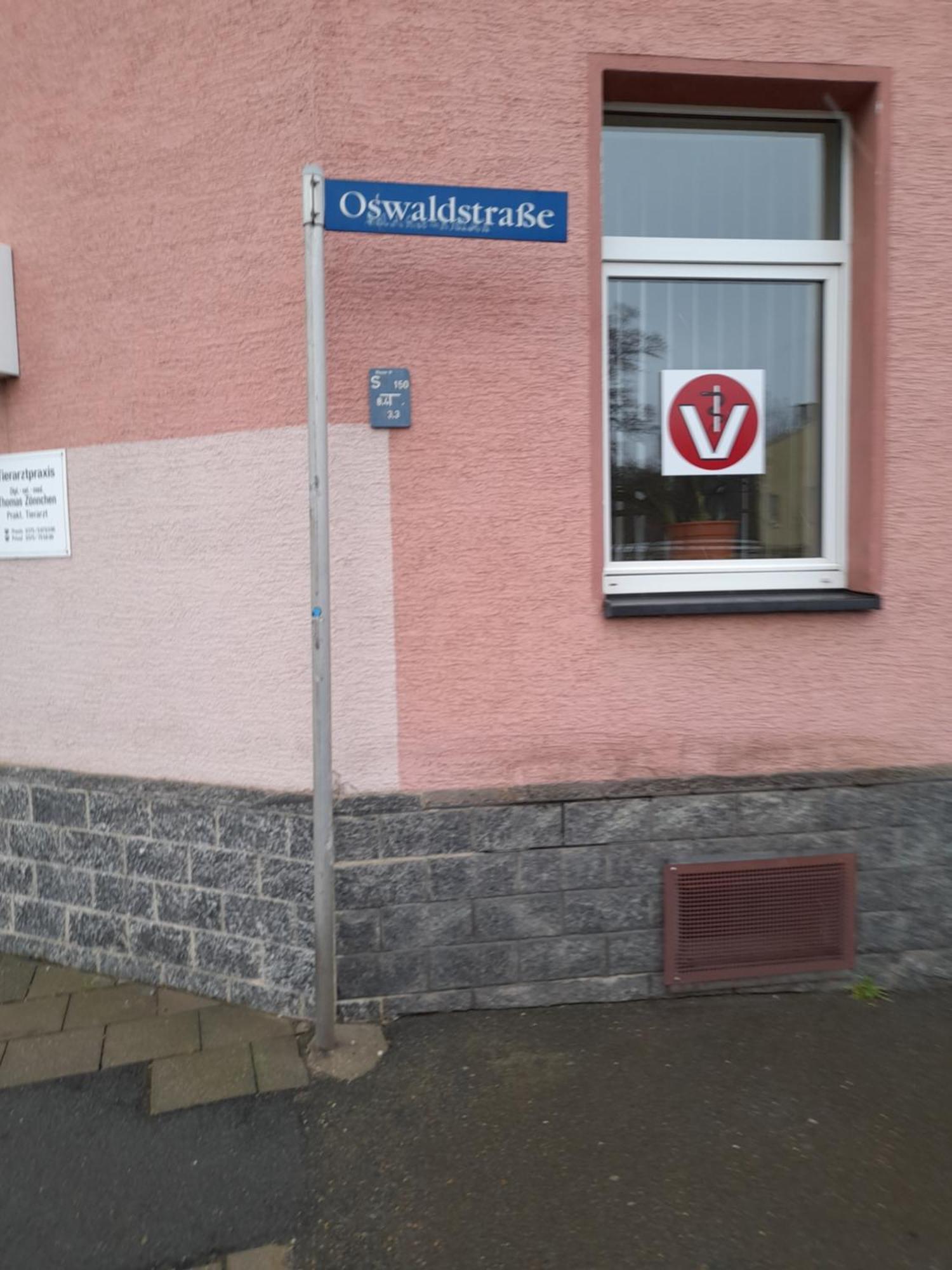 Kleine Wohnung Fuer Monteure Und Dienstreisen Zwickau Exterior foto